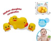 ABtoys (АБтойс) PT-01514 Набор для ванной Abtoys Веселое купание 4 предмета (мама-утка с 3 утятами на спине)