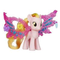 My Little Pony B0672 Игрушка Пони Honey Rays с волшебными крыльями