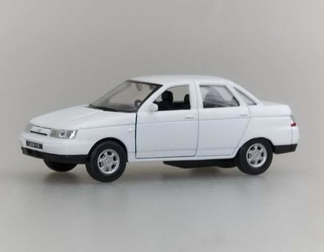 Welly 42385 Машинка металлическая 1:34-39 LADA 110.