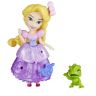 Hasbro E0068 Disney Princess Игровой набор Принцесса Дисней Маленькое королевство, Принцесса Рапунцель в лодке, 8 см