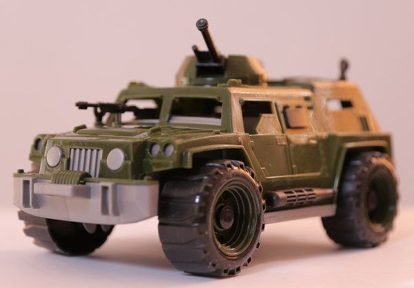 TOYBOLA TB-002 Джип военный, 17х31х14,5см TOYBOLA TB-002 Джип военный, 17х31х14,5см