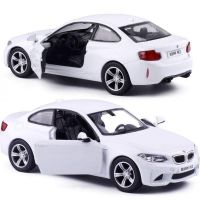 RMZ City 554034-WH Машина металлическая BMW M2 Coupe with Strip, 1:32, цвет белый