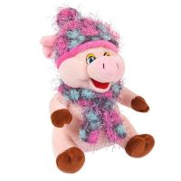 AB toys 19747 Мягкая игрушка Свинка в розовых шарфике и шапочке, 17 см