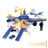 Motormax 78145 Игровой набор Самолет Boeing 747, трансформирующийся в аэропорт