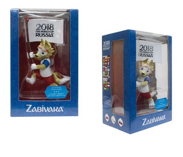 Фигурка Т11145 FIFA-2018 Волк Zabivaka Знаменосец в подарочной коробке, 9 см