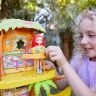 Mattel GNC57 Энчантималс Игровой набор Джунгли-кафе с куклой Пикки Какаду