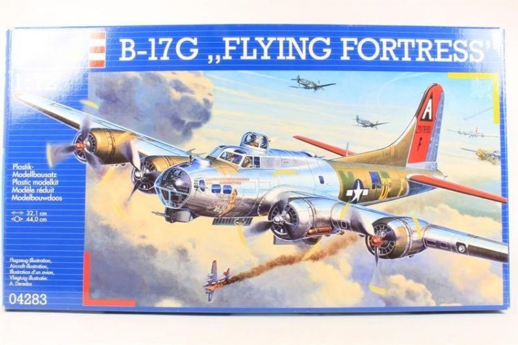 Revell 04283 Сборная модель бомбардировщика B-17G, 1:72