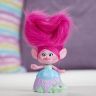 Hasbro C1305 Тролль Розочка с супер длинными светящимися волосами