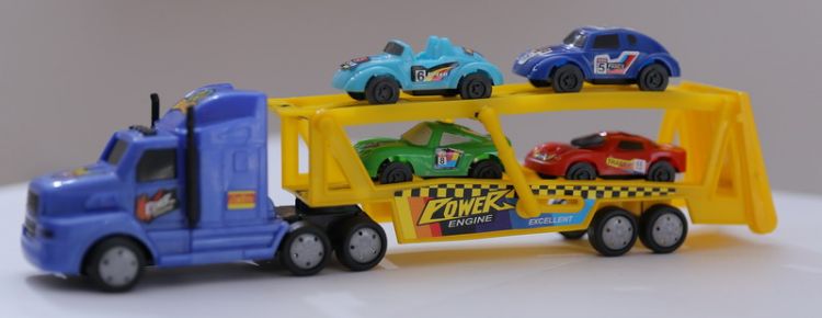 TOYBOLA TB-005 Автовоз в наборе с машинками, инерционный, 6х31х14см TOYBOLA TB-005 Автовоз в наборе с машинками, инерционный, 6х31х14см